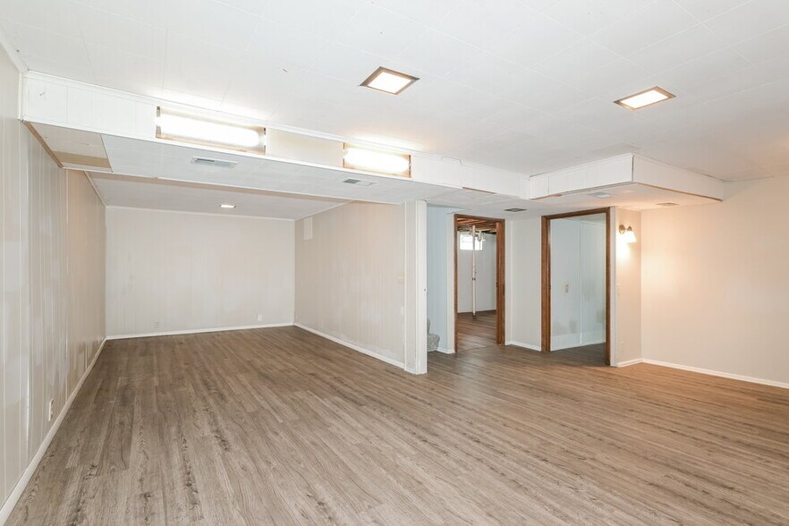 Building Photo - 2544 Netherton Dr