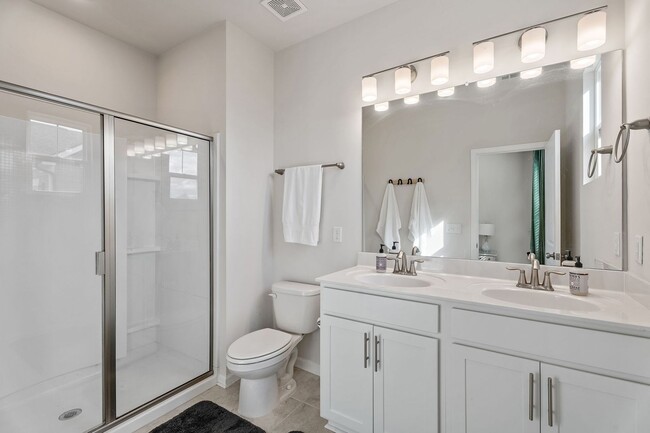 Building Photo - Townhome For Lease