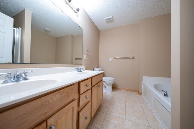 Building Photo - 4989 Archer Ln N