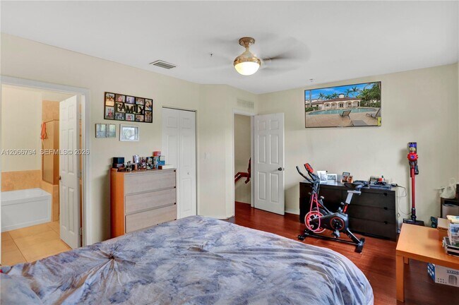 Building Photo - 12600 SW 50th Ct