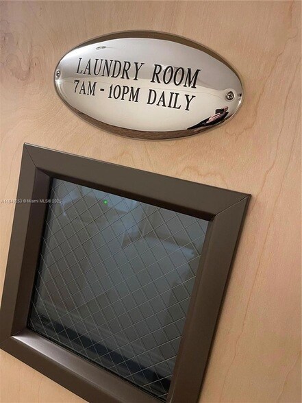 Building Photo - 100 Lincoln Rd