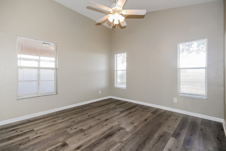 Building Photo - 11836 Whisper Creek Dr