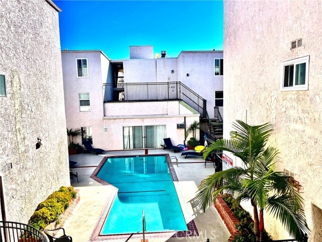 Building Photo - 409 Burchett St