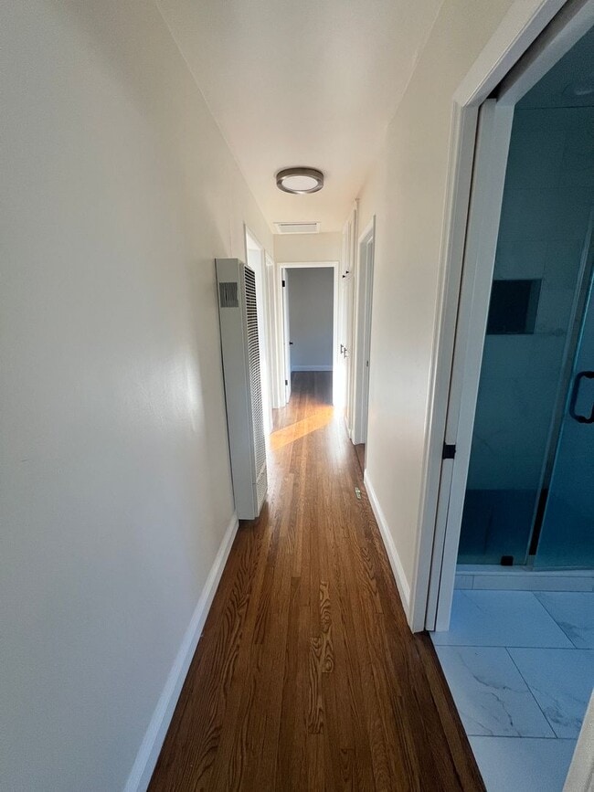 Building Photo - Beautifully Maintained 3 bedroom home