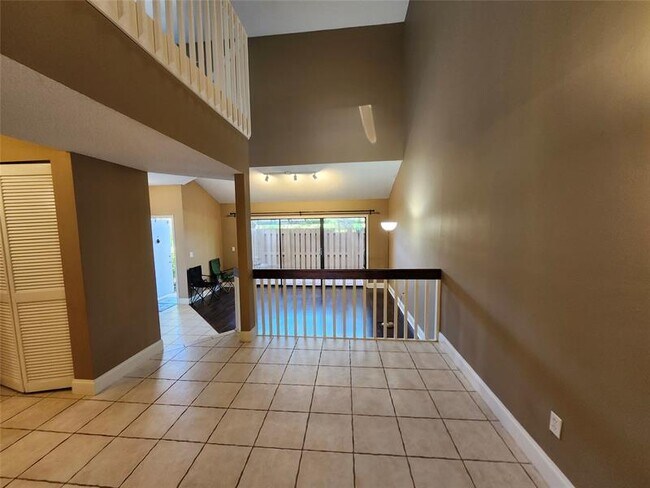 Building Photo - 4192 SW 87th Terrace