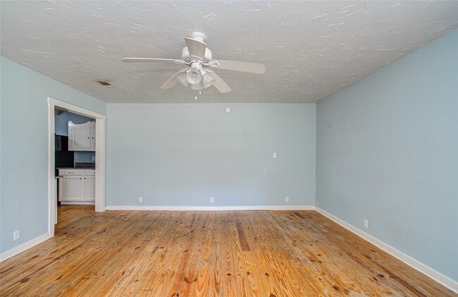 Building Photo - 15510 Cypress Garden Dr