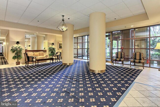 Building Photo - 2400 Clarendon Blvd