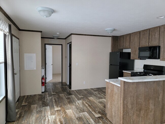 Building Photo - 112 Sheppard Ave