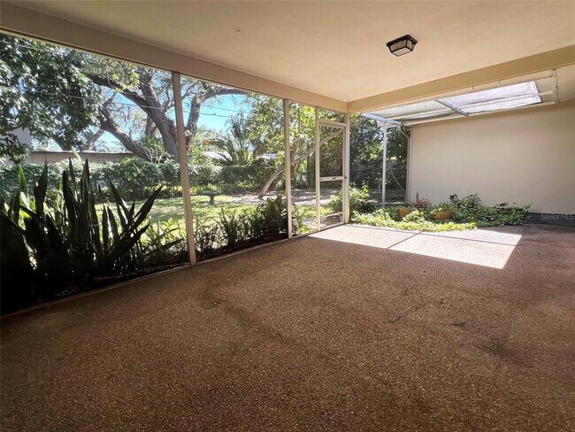Building Photo - 3215 San Pedro St