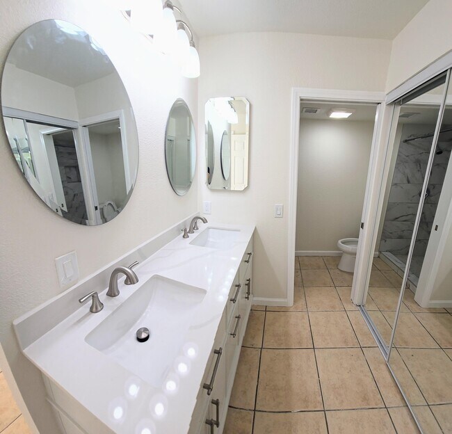 Building Photo - 48875 Gosden Ct