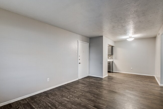 Building Photo - 834 Timberlake Dr