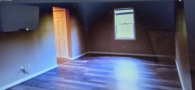 Building Photo - 2102 Kingsbury Rd