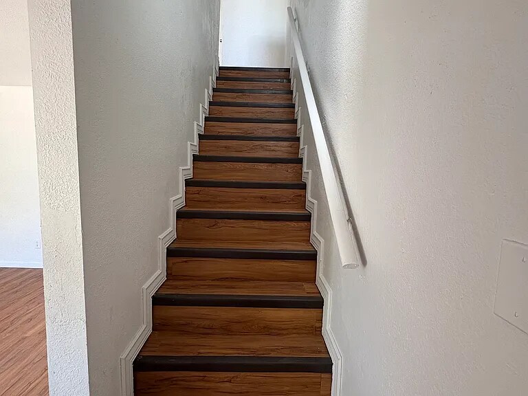 Building Photo - 5880 S Del Moral Blvd