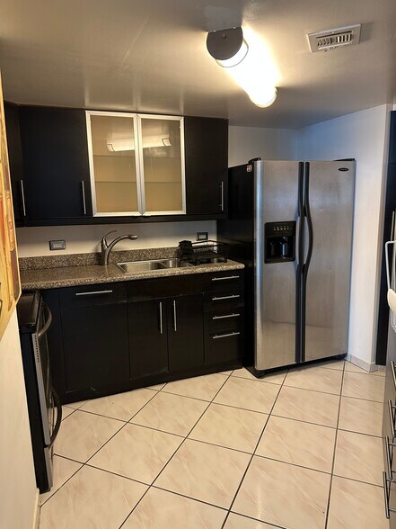 Building Photo - 999 Brickell Bay Dr