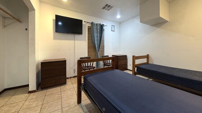 Building Photo - 7975 Booker St