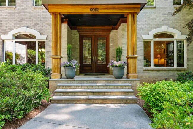 Building Photo - Luxurious 5-Bed Sanctuary with Scenic View...