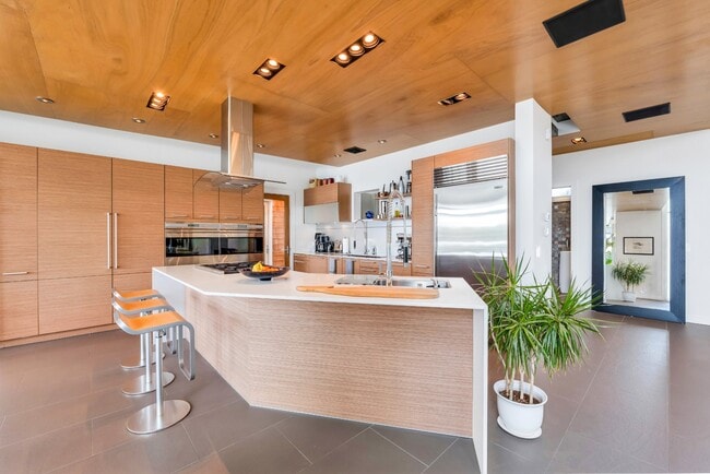 Building Photo - 54 Bay View Dr E