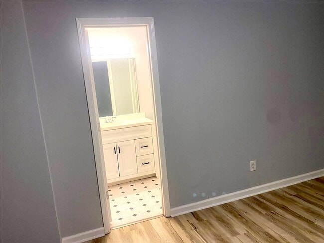 Building Photo - 8055 S Bay Ct