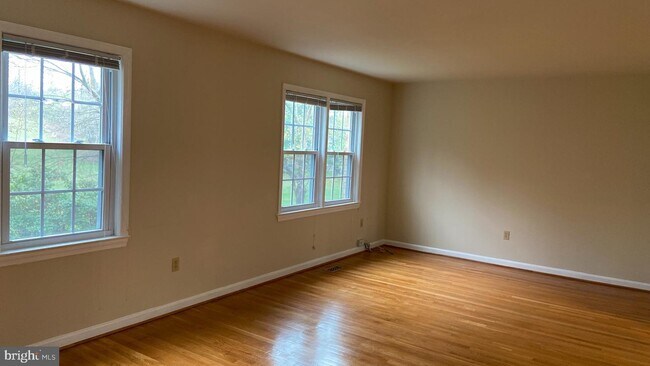 Building Photo - 4637 Linmar Ct