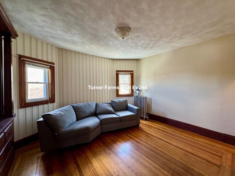 Building Photo - 258 Boston Ave