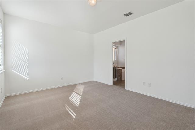 Building Photo - 11001 La Grange Dr