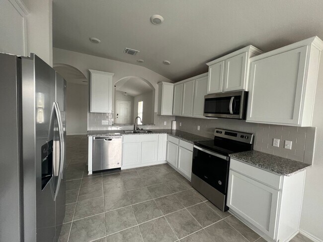 Building Photo - NEWLY BUILT AND NEW MANAGEMENT; AVAILABLE NOW -TEMPLE