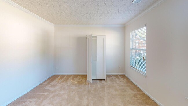 Building Photo - 620 Blueangel Dr