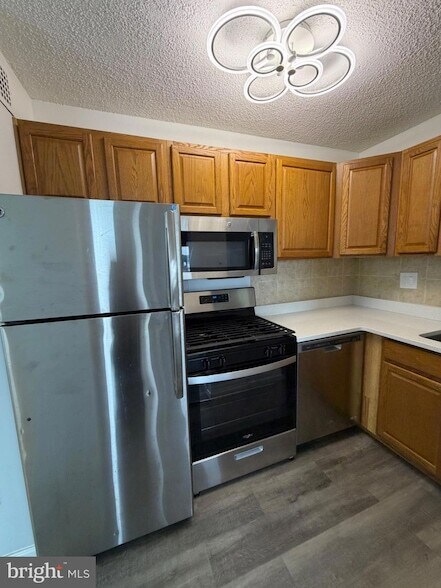 Building Photo - 1225 Martha Custis Dr