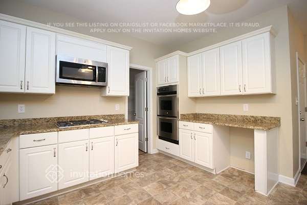 Building Photo - 152 Twickenham Trce