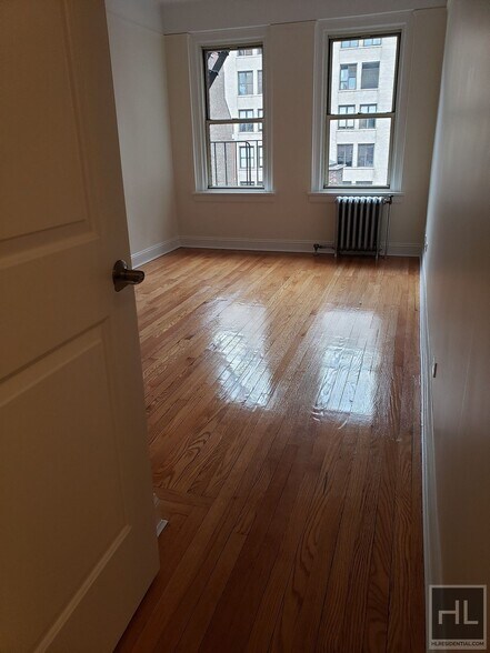 Building Photo - EAST 10 STREET