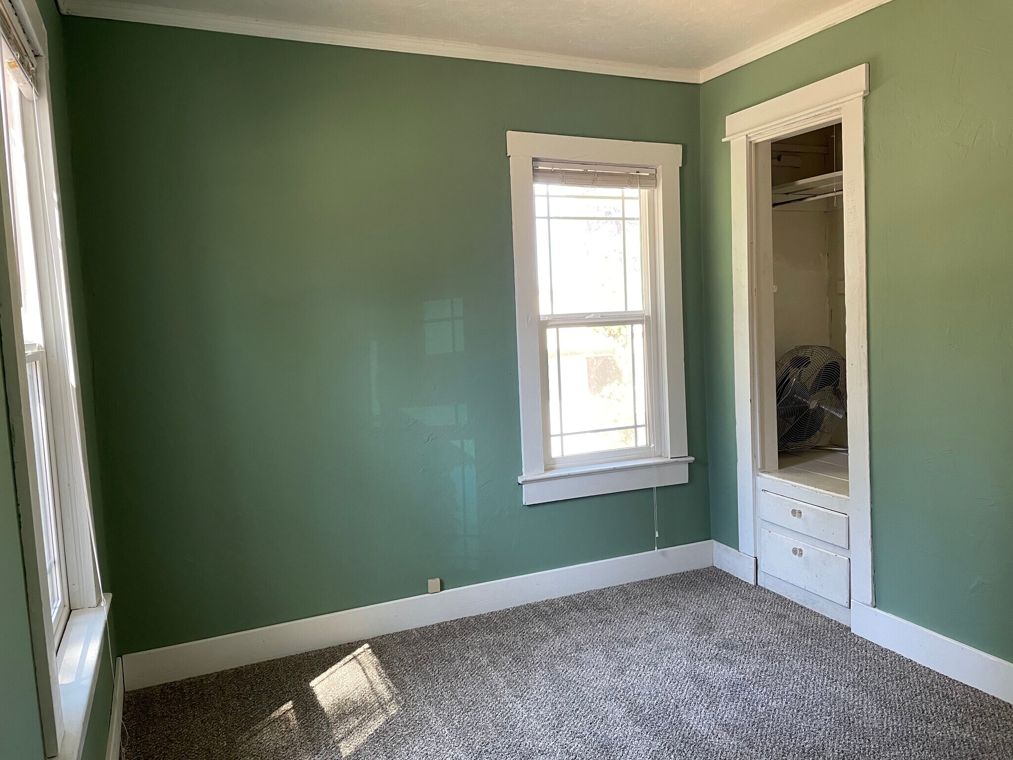 Building Photo - 228 E Schonchin St