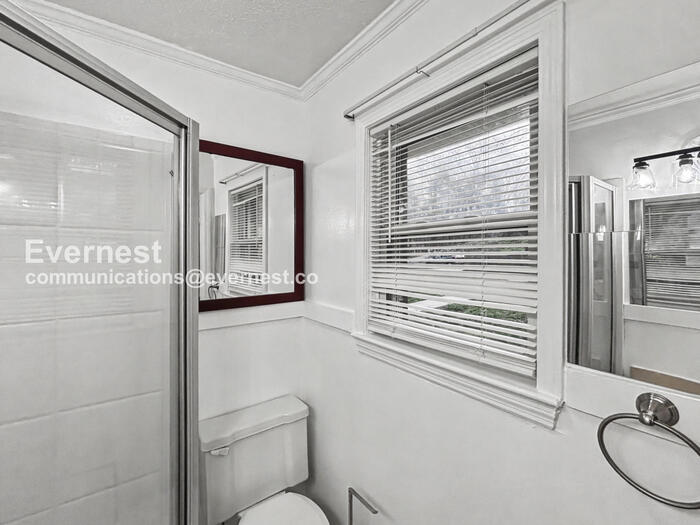 Building Photo - 159 Colony Cir