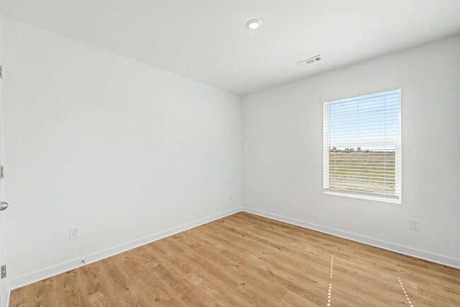 Building Photo - 3101 Laredo Ln