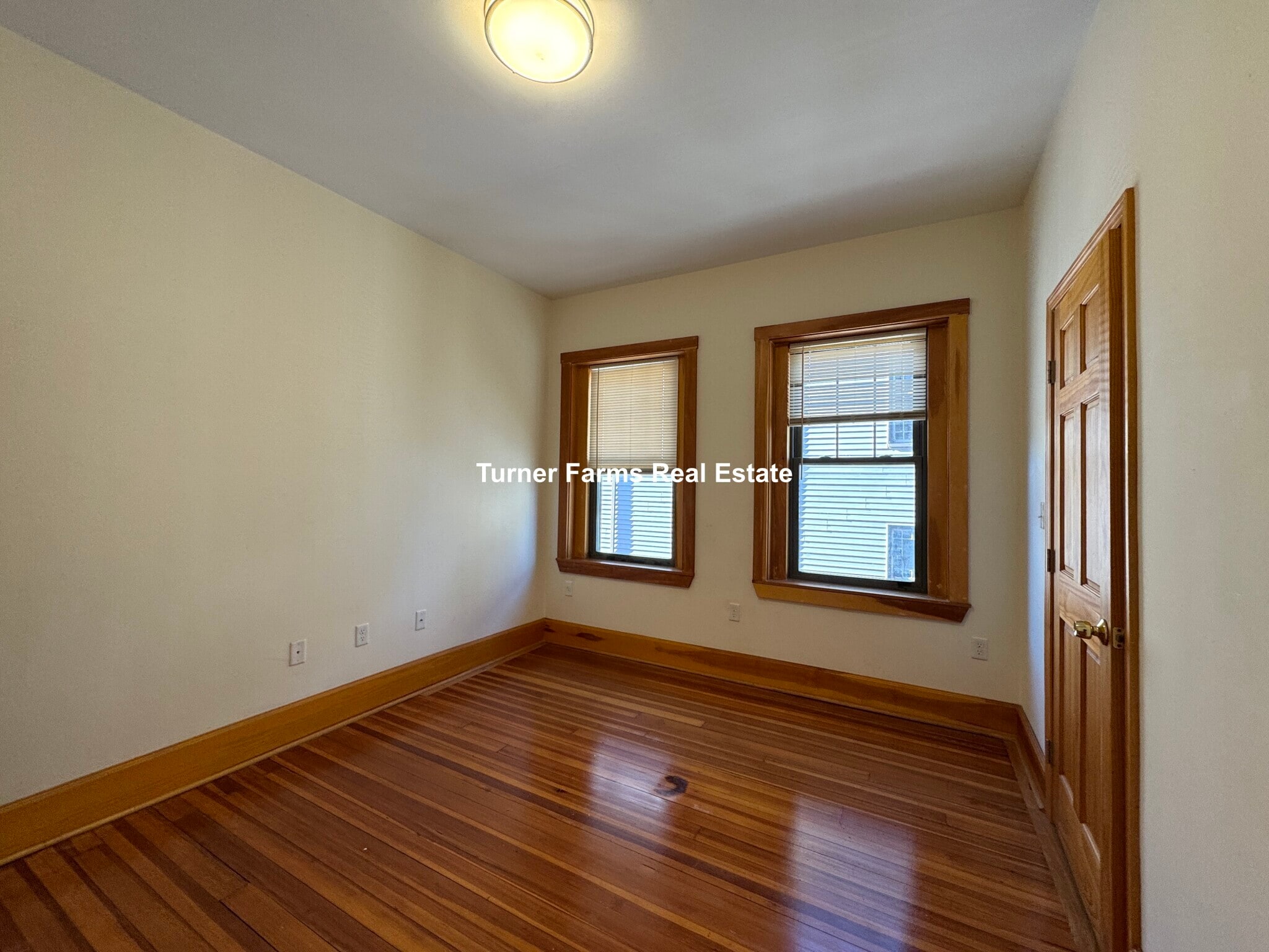 Building Photo - 145 Hillside St