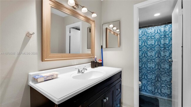 Building Photo - 6301 N Falls Cir Dr