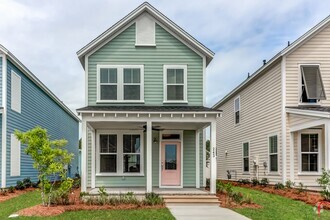 Building Photo - Beautifully Maintained 3 Bedroom, 2.5 Bath...