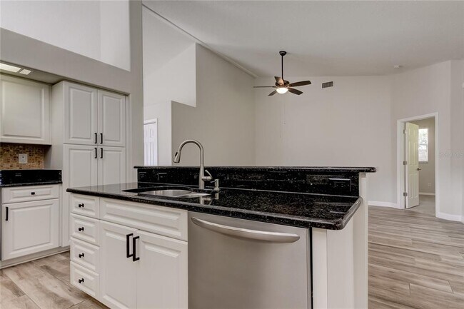 Building Photo - 10426 Springrose Dr