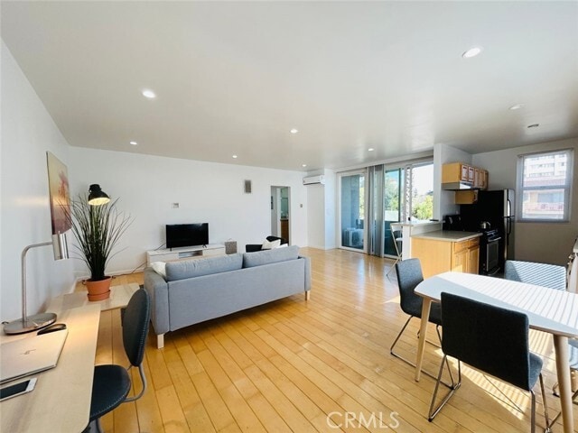 Building Photo - 1114 6th St