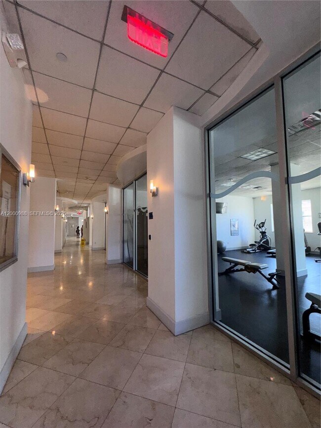 Building Photo - 401 NE 69th St