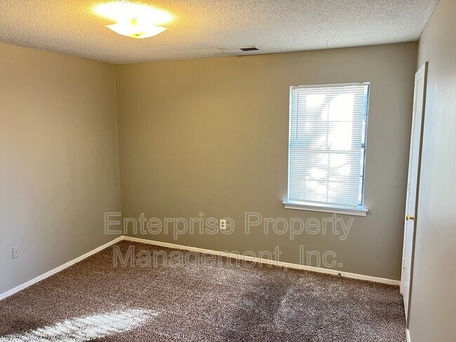 Building Photo - 3727 New Covington Pike