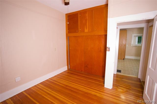 Building Photo - 121 Cave Ave