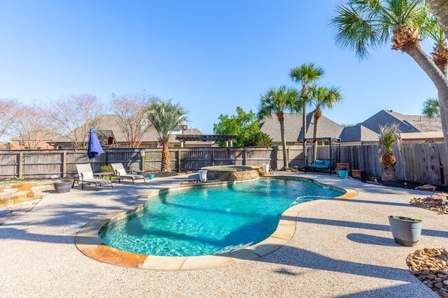 Building Photo - 7790 Deer Chase Dr