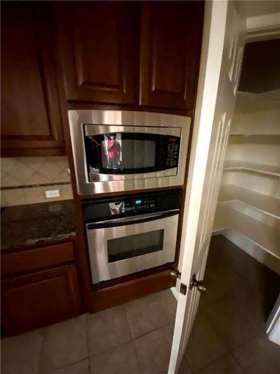 Building Photo - 9425 Lisi Anne Dr