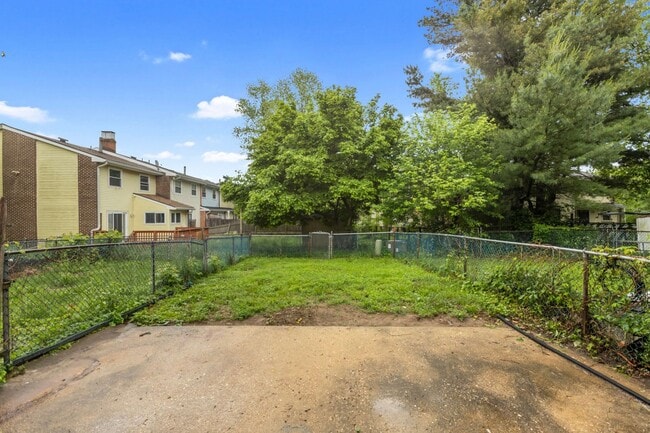 Building Photo - Unparalleled convenience and accessibility...