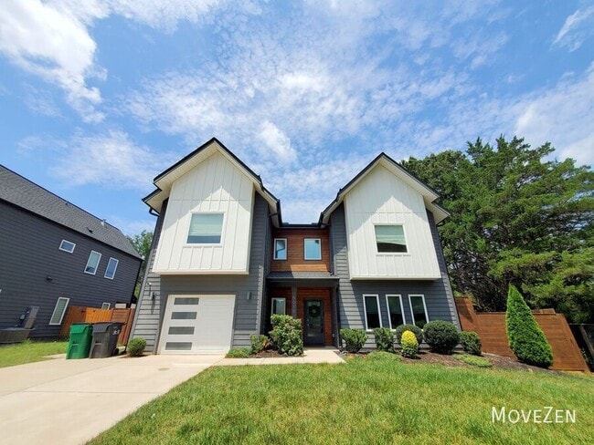 Building Photo - 5018 Double Lakes Dr