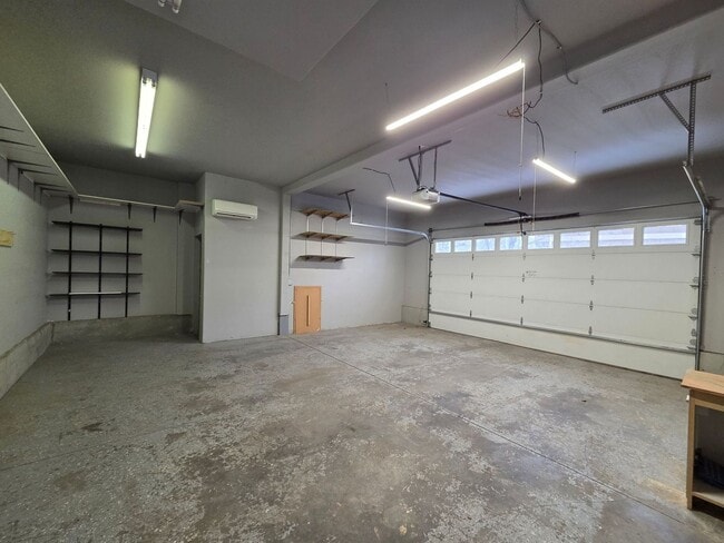 Building Photo - s2980