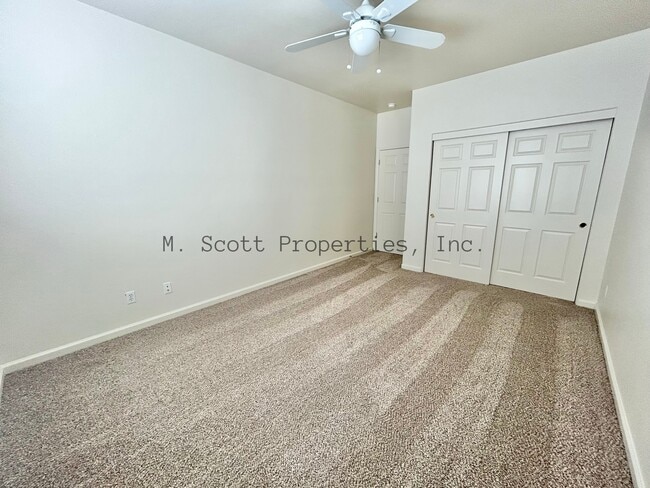 Building Photo - 1040 Aspen Grove Cir