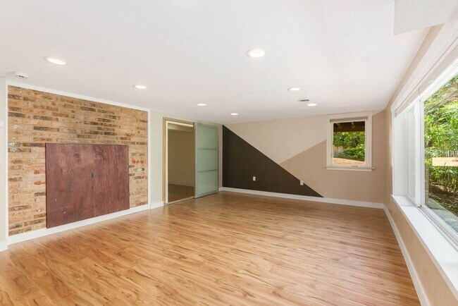 Building Photo - Completely Remodeled Kenmore Home with Two...