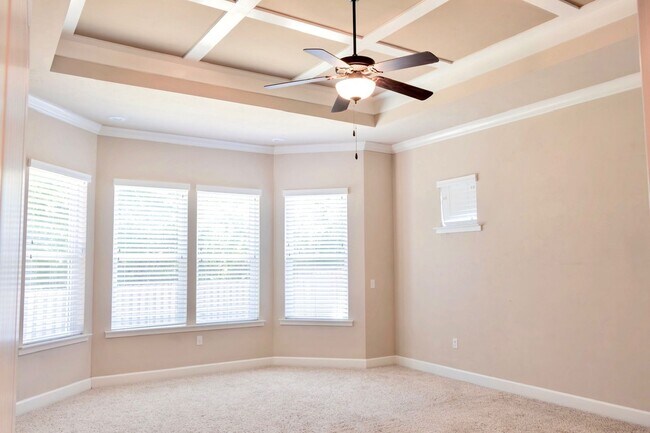 Building Photo - Vibrant 4/3 home in Longleaf!