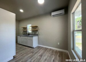 Building Photo - 146 Isabel St